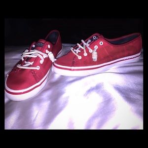 Red jaws sperry